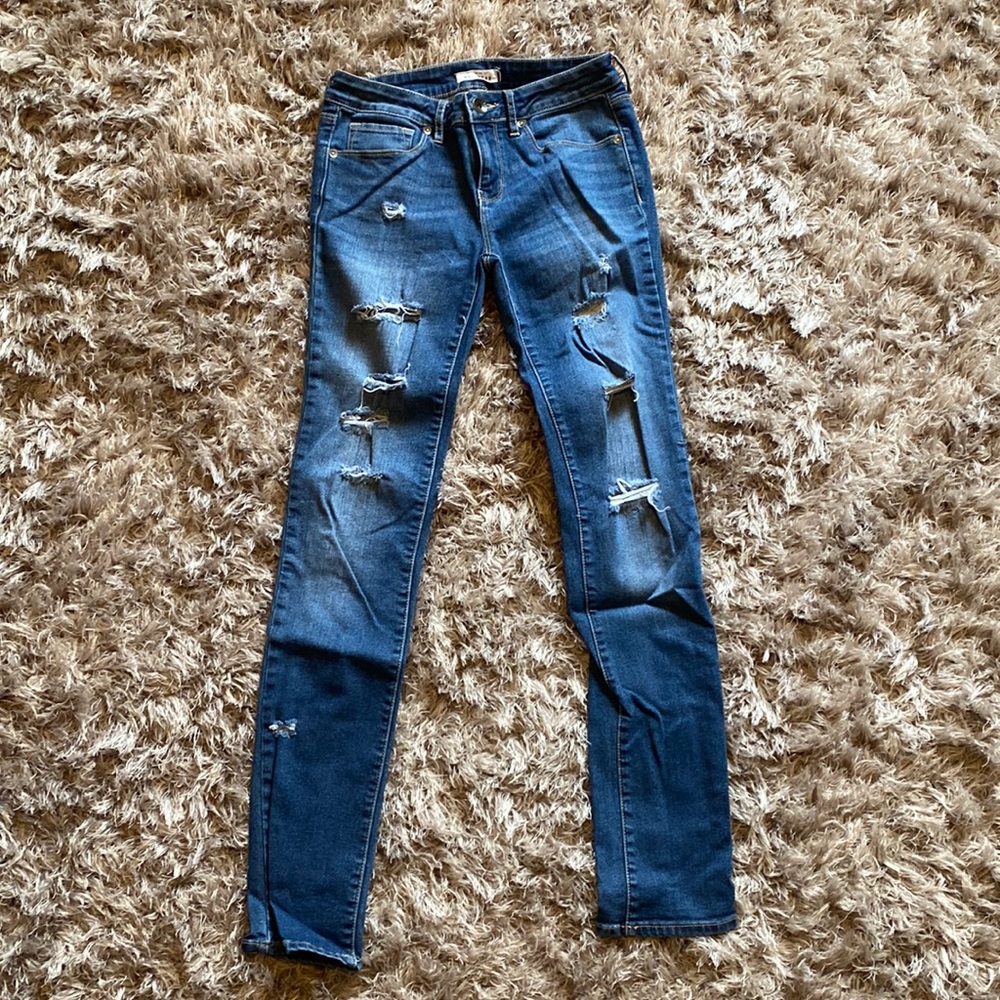 Bullhead distressed jeans